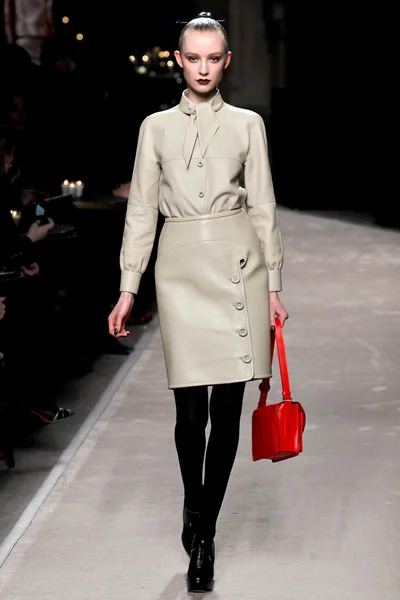 Look 1